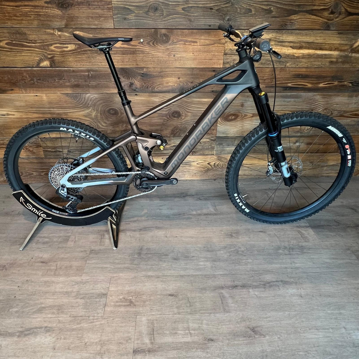 Gagne un MONDRAKER Dune RR : Commande ton Tee Shirt Tape